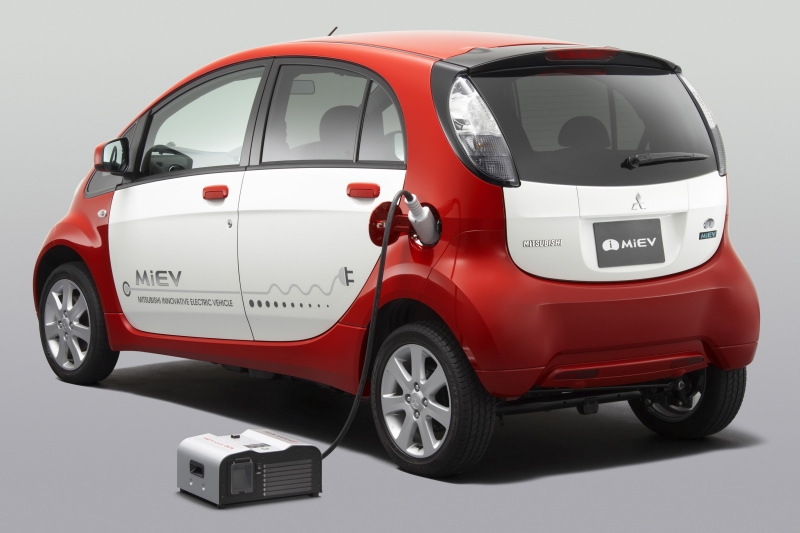 Mitsubishi launching MiEV power BOX 1500W power feeder for its EVs 